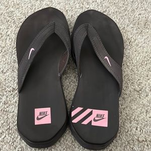 Womens sandals size 8